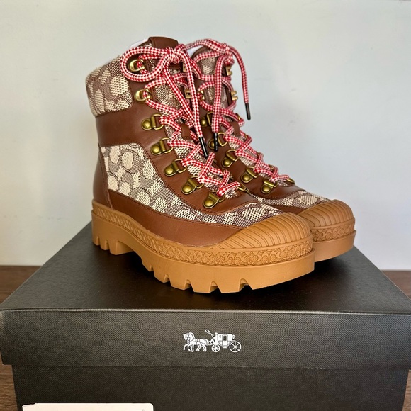 New Coach Talia Bootie In Signature Jacquard Size 6.5 - Picture 1 of 12